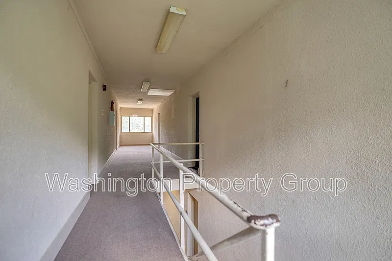 2 bed, 1.0 bath, 529 sqft, $1,350 — Photo 2