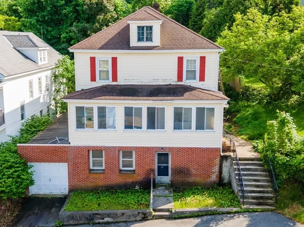 149 Franklin St, Clinton, MA 01510