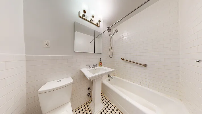 Rented by Bond New York | media 14