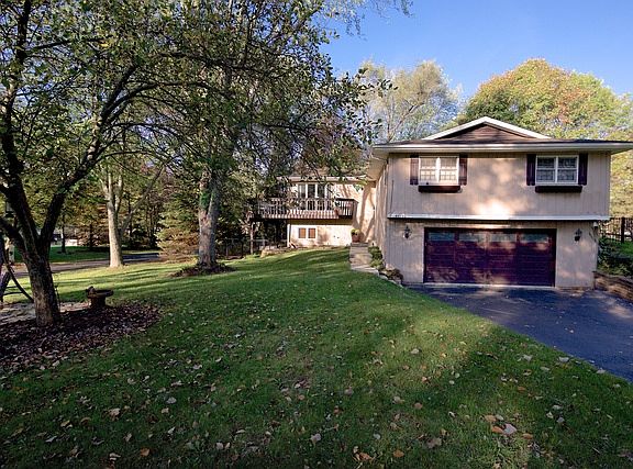 2nd image of 4S110 Curtis Ave