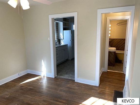 4th image of 1629 Peterson St
