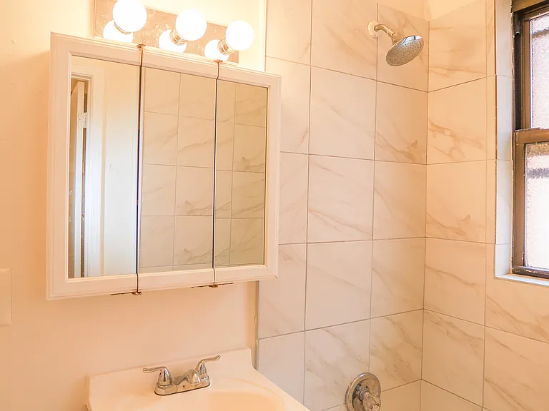 2625 N Spaulding Ave #2W — Photo 7