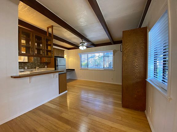 3rd image of 735 Island Ct