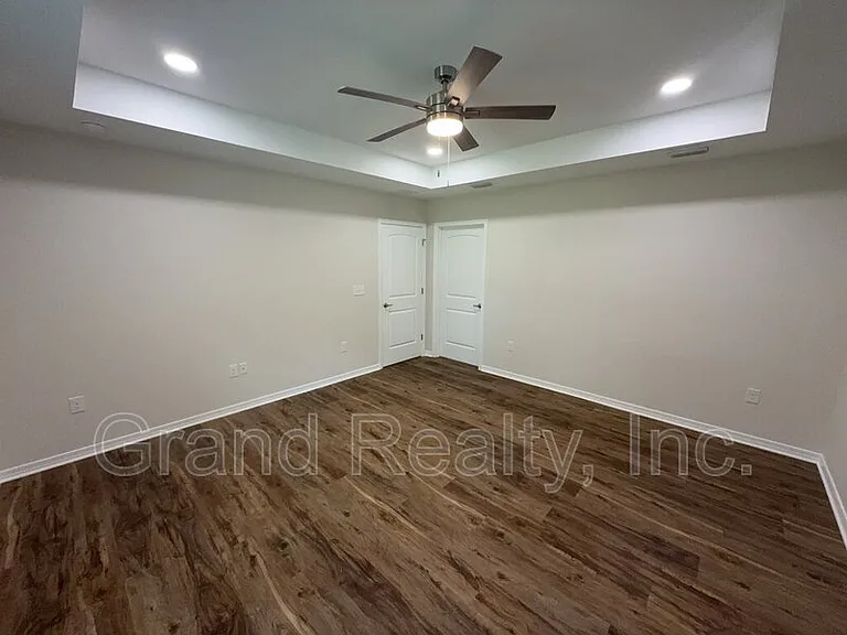 4208 Eleanor St — Photo 11