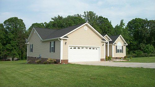 5th image of 252 Maple Creek Dr