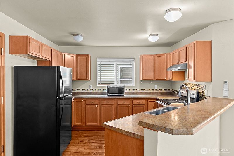 3rd image of 836 Wrigley Lane SW