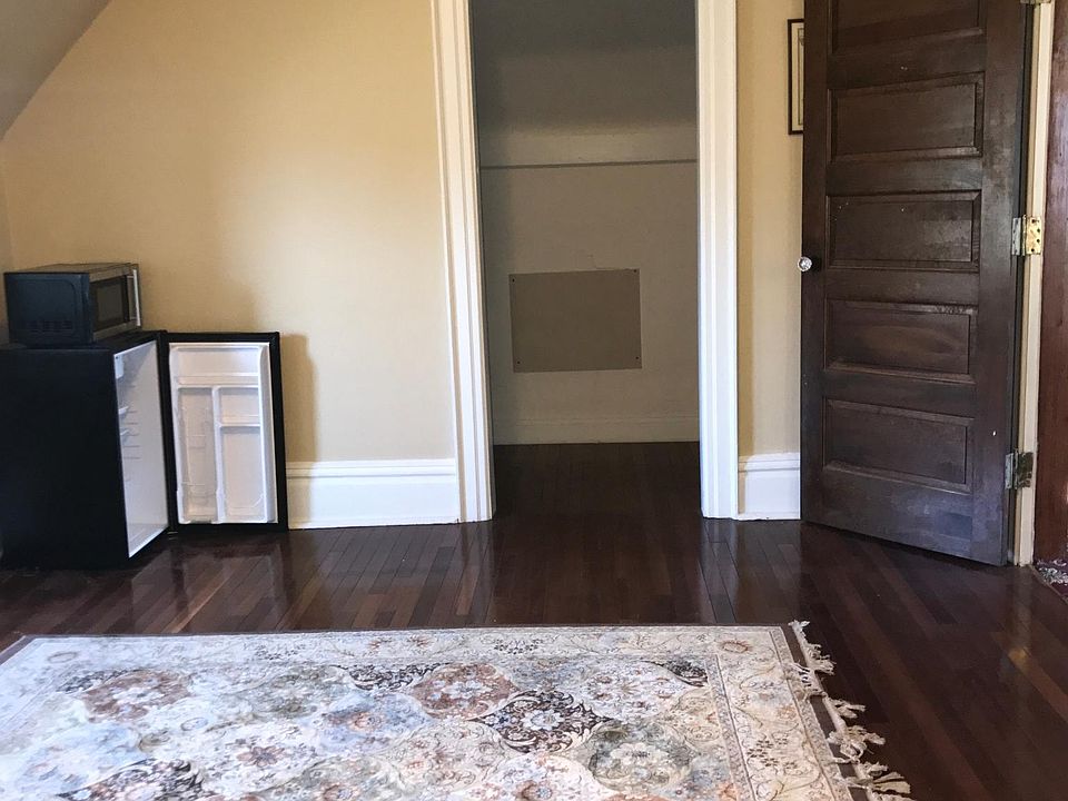 two rooms with walk in closet space