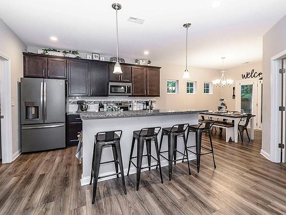 4th image of 433 White Oak Trce