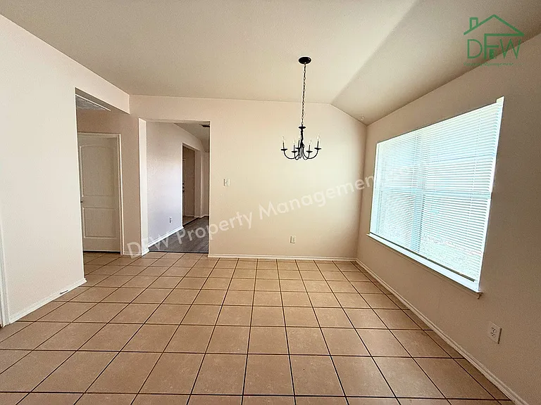 2224 Hummingbird Way — Photo 8