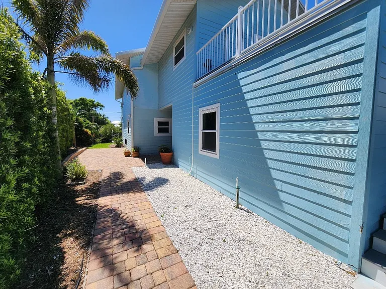 110 Surf St — Photo 36
