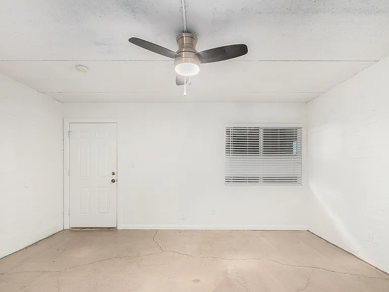 1835 E Don Carlos Ave — Photo 7