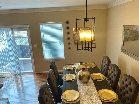 3rd image of 716 Wineberry Way