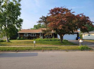 875 Clover Ln, Oregon, WI 53575