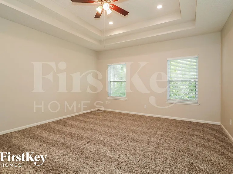 166 Queen Victoria Ave — Photo 8