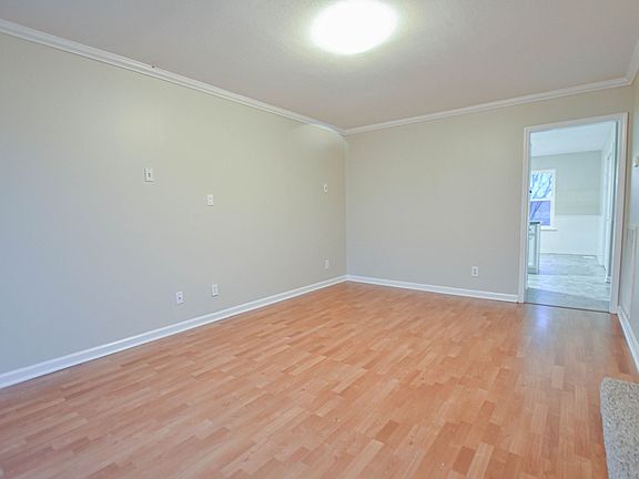 4th image of 1396 Shady Hill Ct