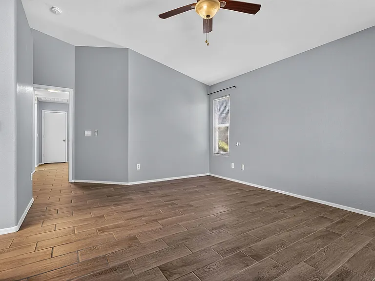 15542 N 136th Ln — Photo 6