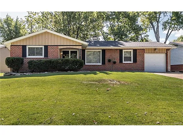 2240 Somerset Dr photo 1