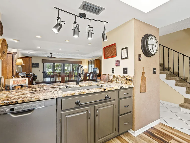 4189 SE Saint Lucie Blvd — Photo 15