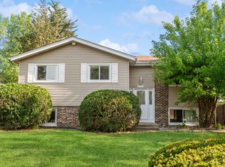 3430 Sorrel Dr, Northbrook, IL 60062