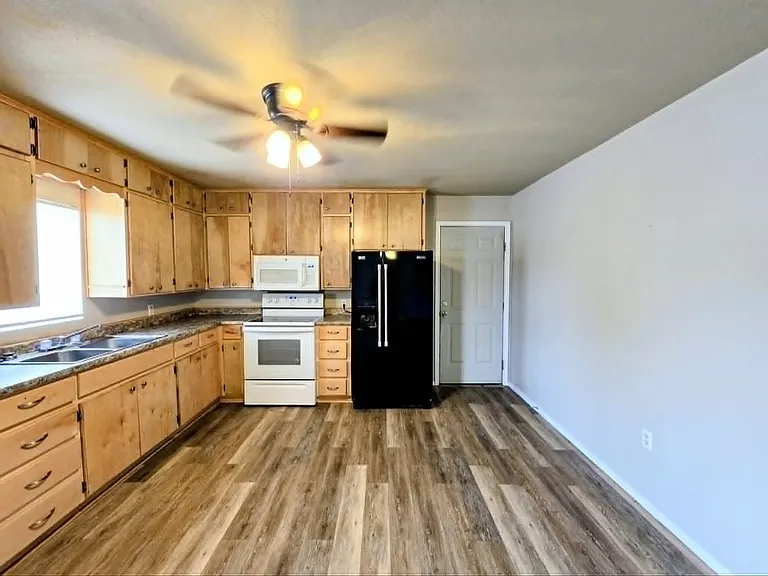 2606 Avenue V — Photo 7