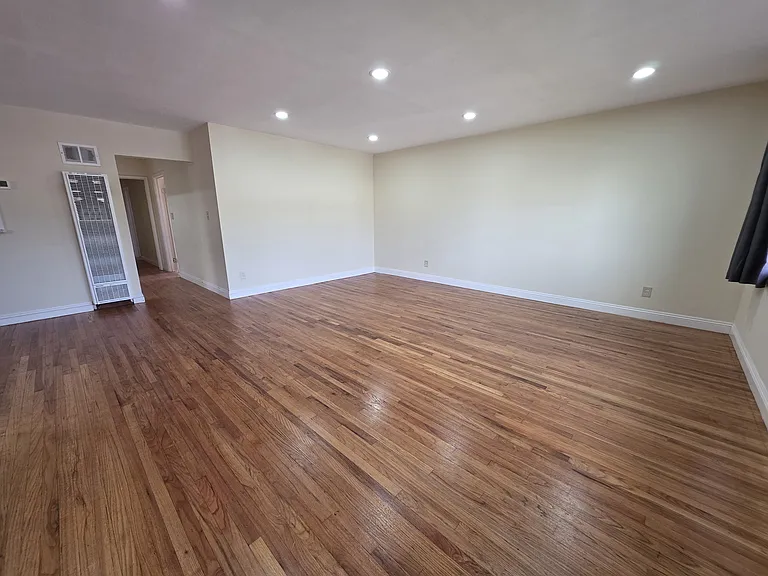 5457 Dorothy Dr — Photo 7