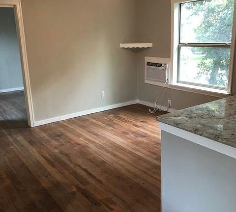 4th image of 409 Cleveland Ave
