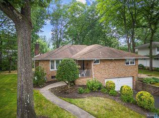 22-20 Radburn Rd, Fair Lawn, NJ 07410