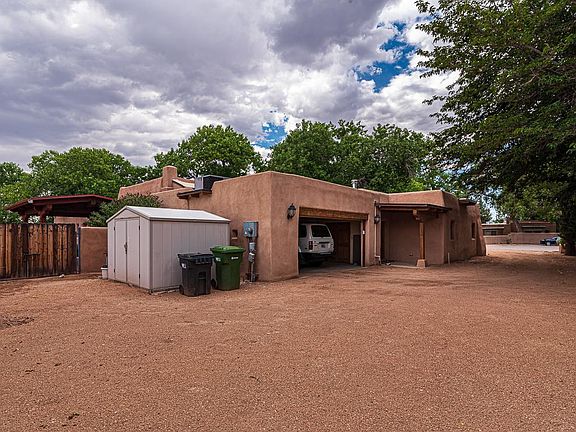 4th image of 1022 Acequia Trl NW