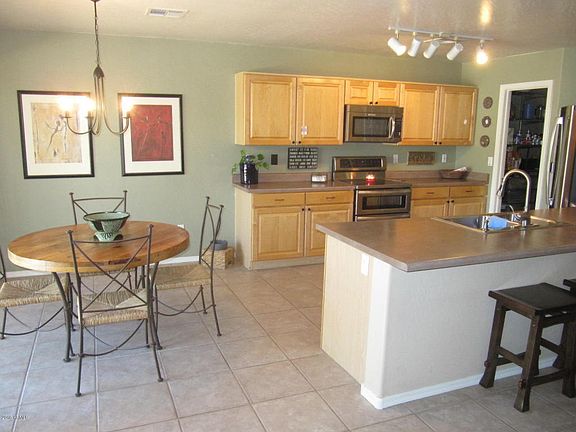 5th image of 1032 E Monona Dr