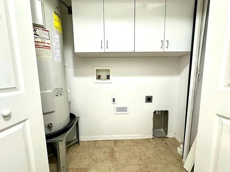 1121 Dr Martin Luther King Jr St S — Photo 14