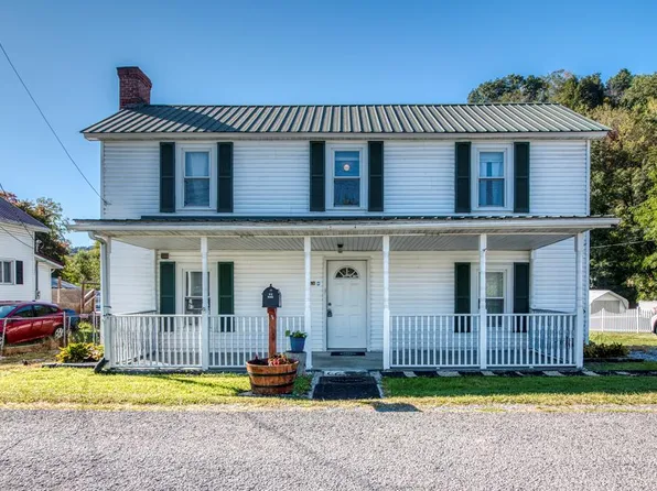2630 Brown St, Richlands, VA 24641