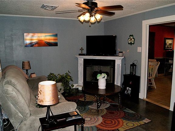2nd image of 1709 Alma Blvd
