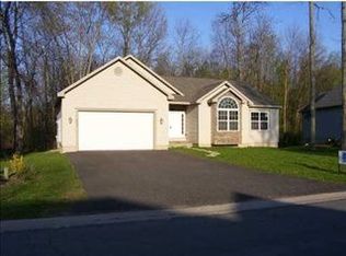 8848 Lombardi Dr, Cicero, NY 13039