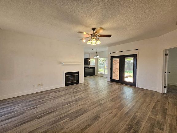 3rd image of 1105 E Dell Ave