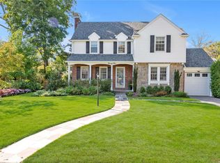 25 Cambridge Ln, Manhasset, NY 11030