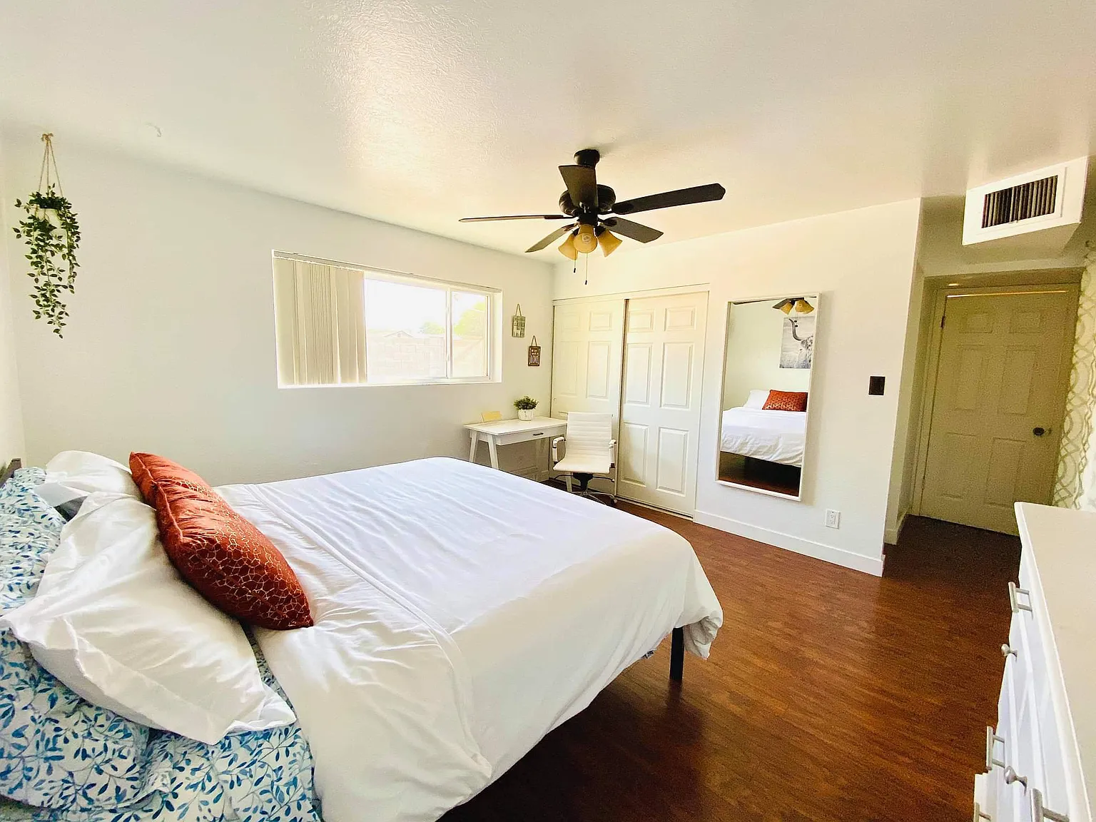 4 bed, 1826 sqft, $900 — Photo 3