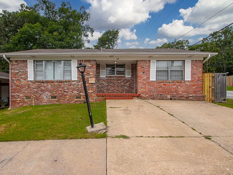 822 N Hughes St — Photo 1