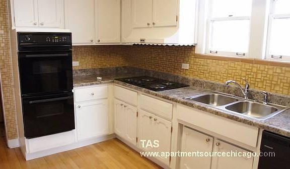 3rd image of 3652 W Fullerton Ave #3