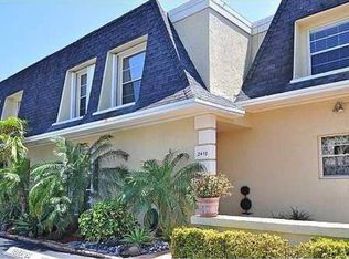 2220 NE 7th St #11, Hallandale Beach, FL 33009