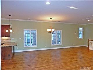 4th image of 434 E Broadway #B