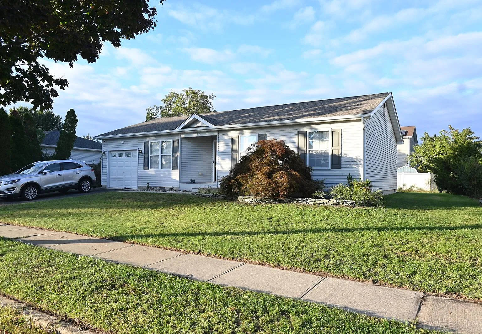 3 bed, 1200 sqft, $3,000 — Photo 1