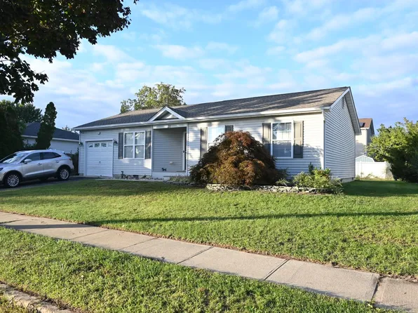21 Pohatcong Ave, Waretown, NJ 08758