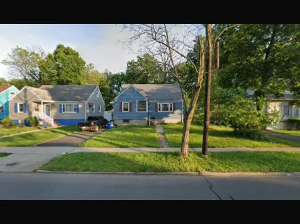 327 W 3rd Ave, Roselle, NJ 07203