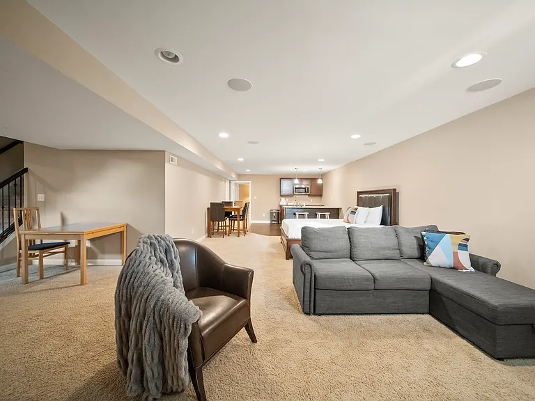 10599 Geist View Dr — Photo 43