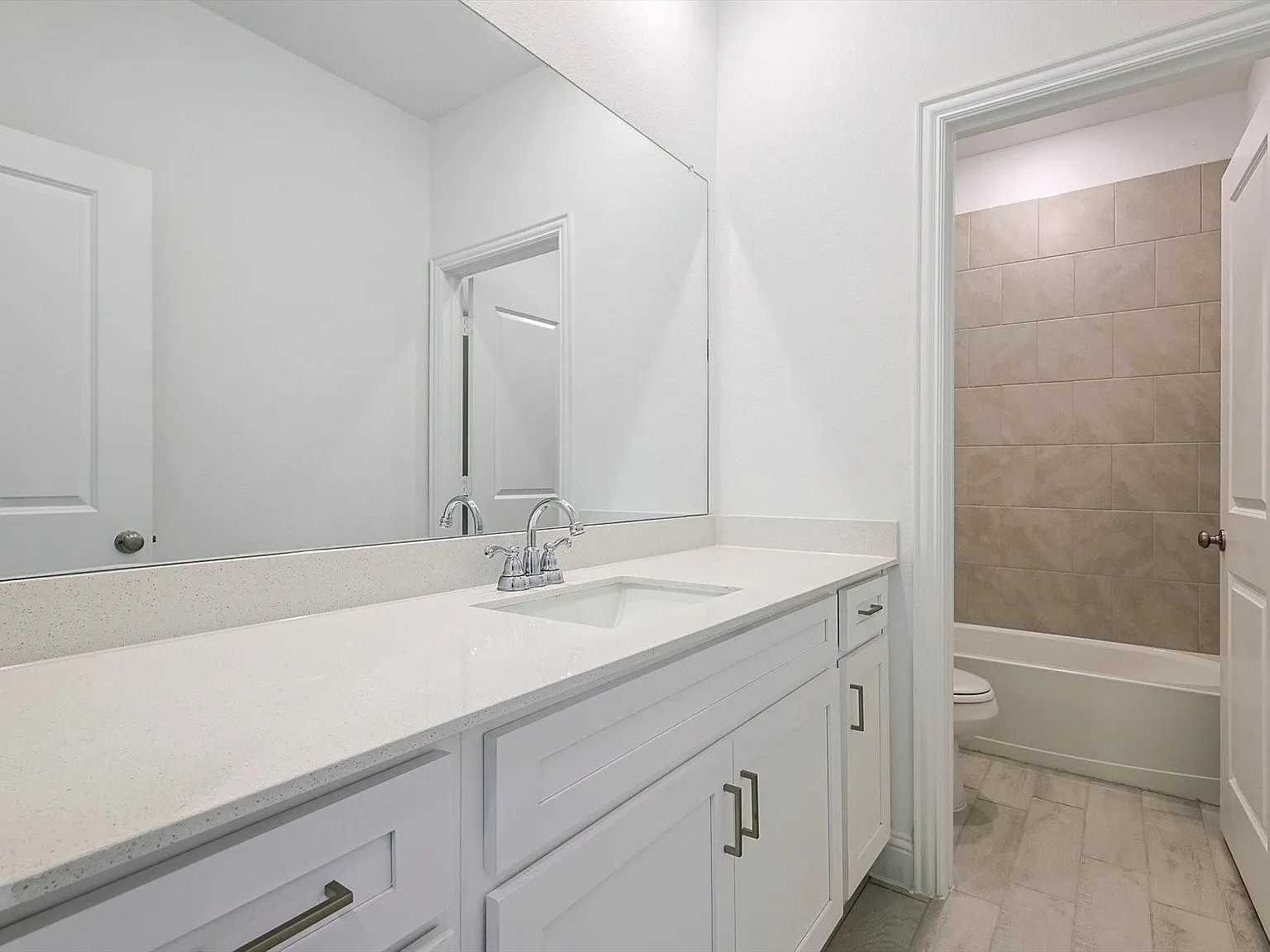 3 bed, 1800 sqft, $2,400 — Photo 2