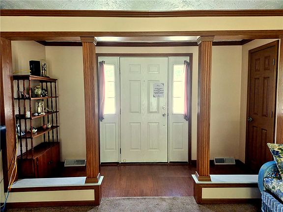 5th image of 110 Meadow St