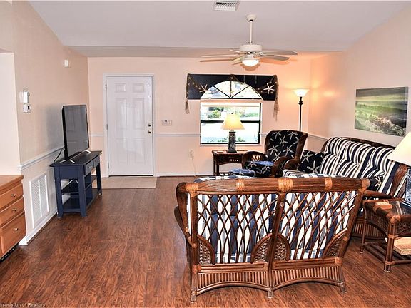 4th image of 2228 Hidden Creek Cir