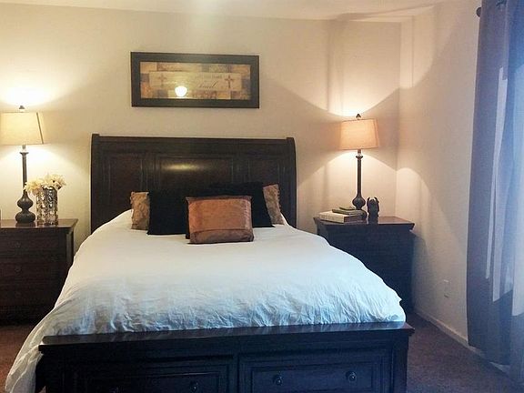 3rd image of 1813 Silverglen Ave