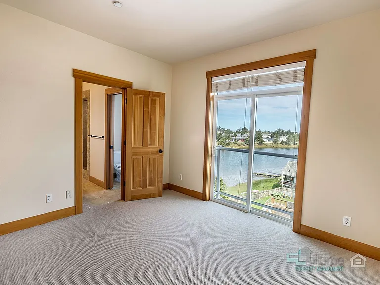 224 N Holladay Dr #201 — Photo 56