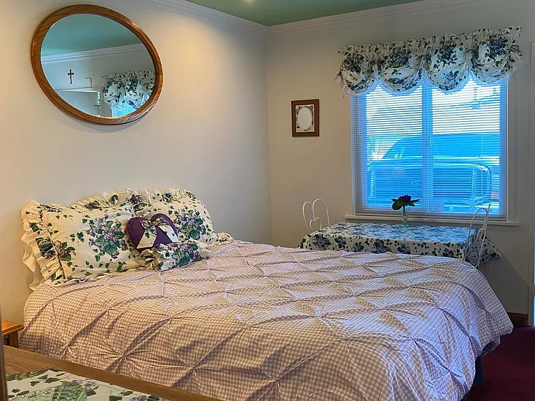 Studio Queen Bed